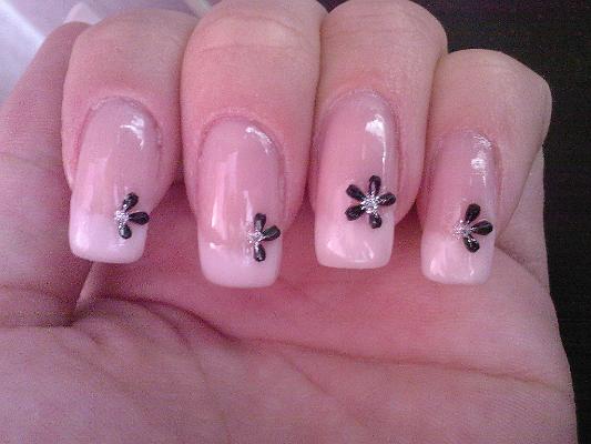 french manicure with black half-flowers 38a0d