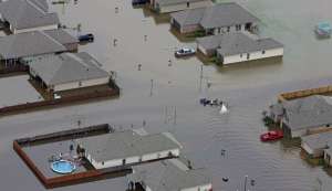 الفيضانات تضرب لويزيانا الأمريكية و تقتل ثلاث أشخاص