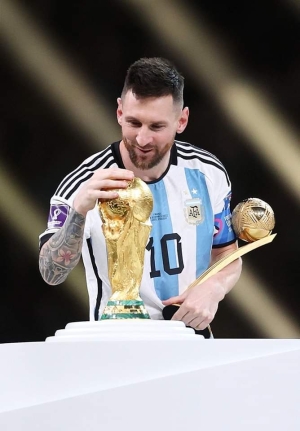 ليونيل ميسي يحصد جائزة أفضل لاعب في كأس العالم 2022