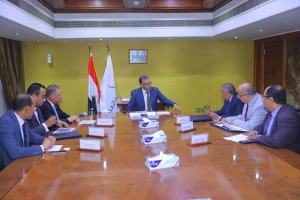 وزير النقل يجتمع مع وفد شركة قناة السويس للحاويات لبحث عوامل جذب الخطوط الملاحية للموانئ المصرية