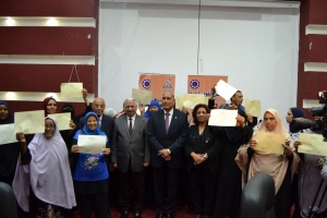 تسليم 1000شهادة أمان هدية من المجلس القومي للمرأة للسيدات الاكثر إحتياجاً بالسويس