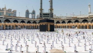 السعودية تعلن ضوابط جديدة للعمرة والصلاة في الحرم