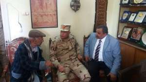 بالصور قائد الجيش الثالث الميداني والنائب عبد الحميد كمال يزورون الكابتن غزالي