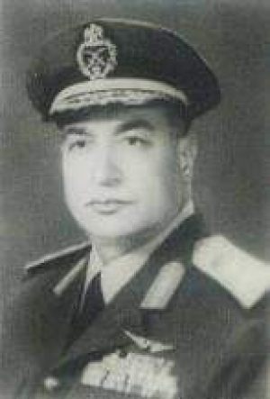 الفريق اول محمود شاكر عبد المنعم  قائد القوات الجوية  عام 75