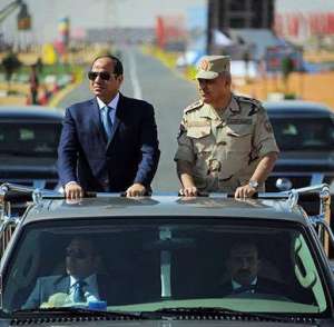 الرئيس السيسى يشهد تفتيش حرب بالفرقة 19 بالسويس
