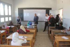 حامد يتابع امتحانات المعاهد الأزهرية والمدارس الابتدائية والاعدادية بالسويس
