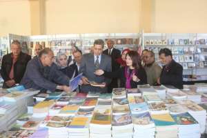 افتتاح معرض السويس للكتاب بمركز شباب المدينة