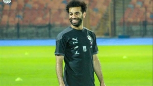 اتحاد الكرة يكرم محمد صلاح قبل مباراة مصر وغينيا
