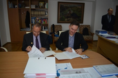 توقيع بروتوكول تعاون بين جامعة السويس وجامعة كلوج - نابوكا الرومانية