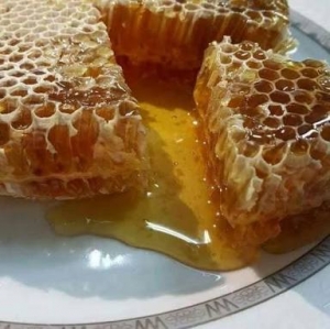 فوائد  شمع العسل.