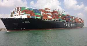 عبور 240 سفينة قناة السويس بحمولة 13.9 مليون طن خلال خمسة أيام