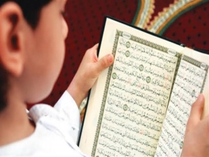 4 آيات قرآنية لها تأثير عجيب على الأبناء والصحة والبيت.. رددها دائما
