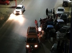 صورة اليوم :اصابة مواطن صدمته سيارة ملاكي بمدينة السلام بالسويس بسبب السرعة