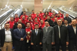 وزير الرياضة يستقبل أبطال اليد في مطار القاهرة
