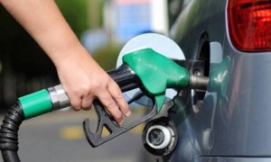 محطات الوقود تبدأ العمل رسميا بأسعار البنزين الجديدة