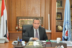 د سيد الشرقاوي رئيس جامعة السويس