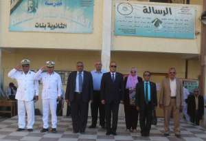 حامد يتفقد 5 مدارس في أول يوم دراسة بالسويس