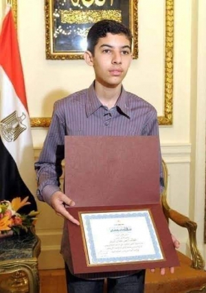 الدكتور عمر عثمان أصغر دكتور رياضيات في العالم شاب مصري
