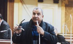 النائب عبد الحميد كمال يطالب باستدعاء وزير النقل بسبب طريق السخنة