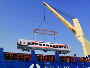 وزير النقل : وصول 22 عربة سكة حديد جديدة للركاب  إلى ميناء الإسكندرية