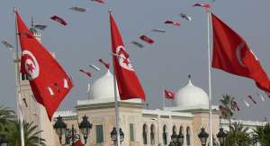 تونس تعلق جميع رحلات الخطوط الإماراتية ردًا على منع تونسيات من دخول الإمارات