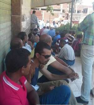 عمال «مصر إيران» يحررون محضرا بقسم عتاقة لرفض الشركة صرف مستحقاتهم