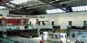 أنباء عن اغلاق مطار نيس بفرنسا.