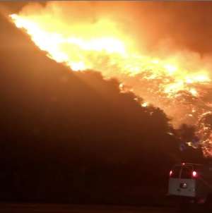 حريق الغابات بكاليفورنيا