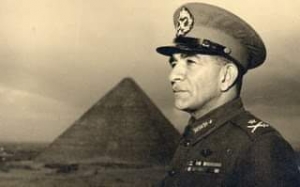 اليوم ذكري رحيل  اللواء محمد نجيب   اول رئيس لجمهورية مصر العربية