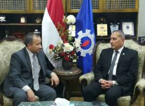 حامد يتبادل التهاني مع رئيس جامعة السويس بمناسبة ذكري25 يناير