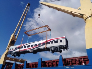 وزير النقل يعلن وصول 19 عربة سكة حديد جديدة للركاب إلى ميناء الإسكندرية