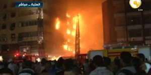 غرفة عمليات القاهرة ..زيادة عدد سيارات الاطفاء الى 30 للمساهمة في السيطرة على حريق العتبة واصابة 8 اشخاص