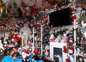 بريطاني يمضي 20 عامًا في تزيين منزله للكريسماس