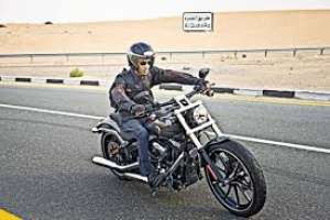 شرطة دبي تستعين بدراجات «هارلي» الفارهة في أعمالها