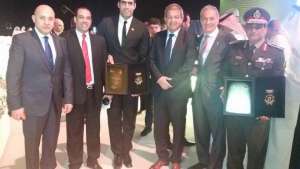 إيهاب عبد الرحمن يتسلم جائزة الإبداع الرياضي بدبي والقوات المسلحة المصرية جائزة أفضل مؤسسة رياضية عربية