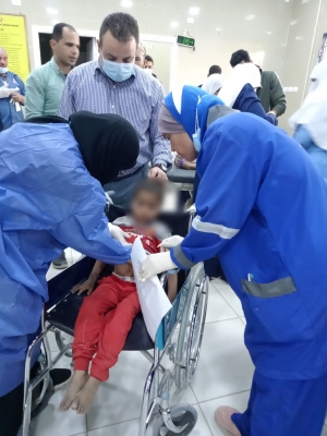 بالصور :مستشفى السويس العام تستقبل مصابي حادث طريق جنيفة