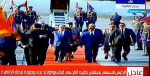 الرئيس السيسي يستقبل نظيره الفرنسي فرانسوا اولاند لدى وصوله مطار القاهرة
