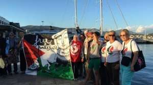 إسرائيل تنقل ناشطات السفينة زيتونة للمطار لترحيلهن