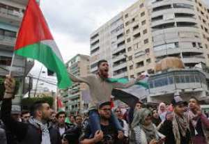 تظاهرات امام السفارة الامريكية ب لبنان