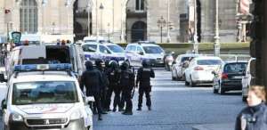 مقتل ضابط شرطة وإصابة آخر في إطلاق نار بـ&quot;الشانزليزيه&quot; وسط باريس