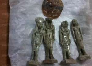 ضبط 5 أشخاص بحوزتهم 4 تماثيل ولوحة فرعونية بسوهاج