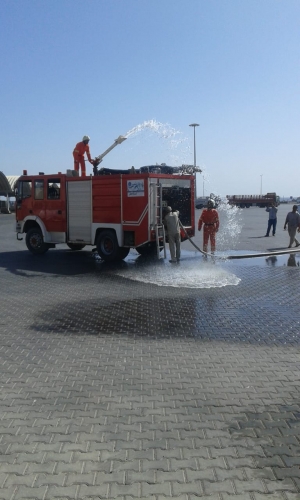 تنفيذ مناورات حريق على المنشآت و الشاحنات بميناء نويبع شهد ميناء نويبع 