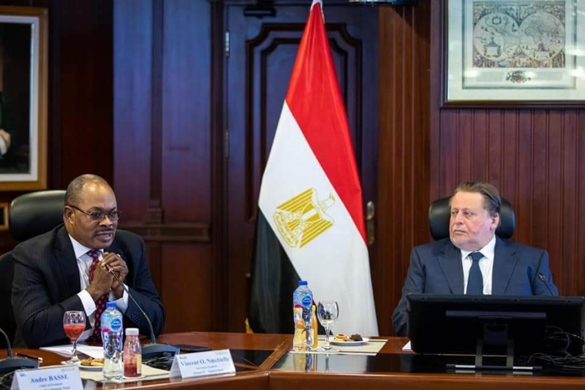 محافظ البنك المركزي المصري يستقبل وفدًا من مجموعة بنك التنمية الأفريقي