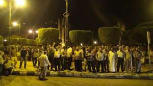 وقفة ليلية لعمال مصر ايران بالسويس للمطالبة باعادة تشغيل مصنع الشركة