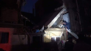 اصابة ٣ أشخاص وتصدع المنزل في حادث انفجار خط غاز بمنطقة الحرفيين بالسويس