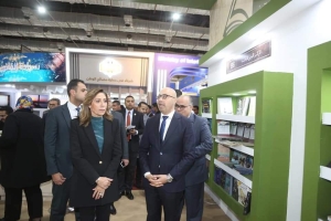 وزيرة الثقافة تتفقد معرض القاهرة الدولي للكتاب في أول أيام فتح أبوابه للجمهور