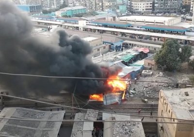 بالصور : عاجل حريق يلتهم محلات بمحطه القطار بالشرقيه