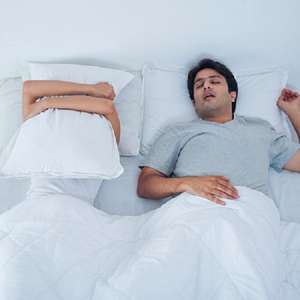 مشاكل النوم لدى الزوجين