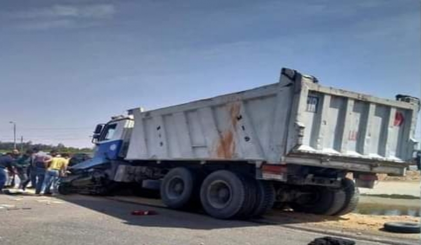 حادث مروع مصرع اسره كامله بطريق العاشر من رمضان