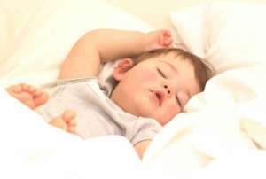 كيف تجعلين طفلك ينام نوما هادي ؟